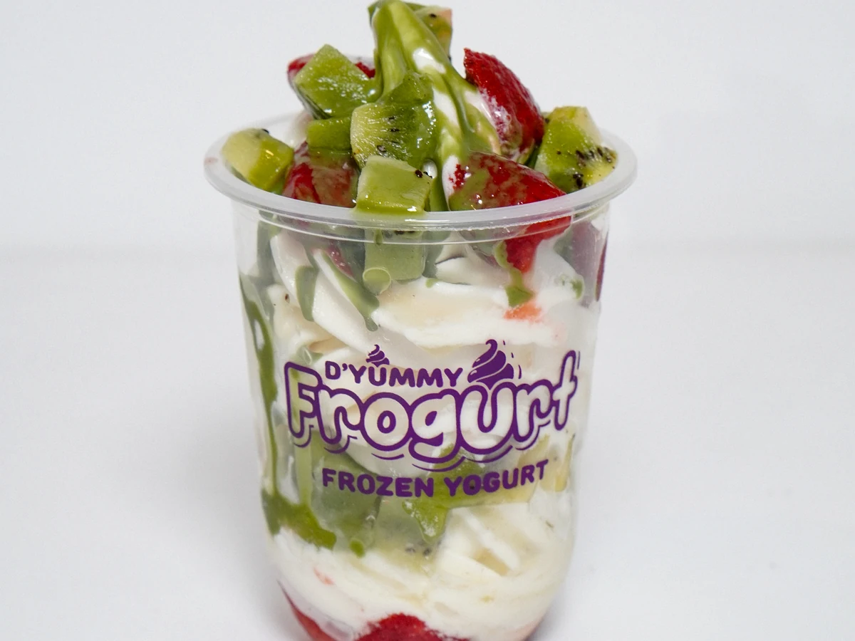 D'Yummy Frogurt fruit-topped frozen yogurt
