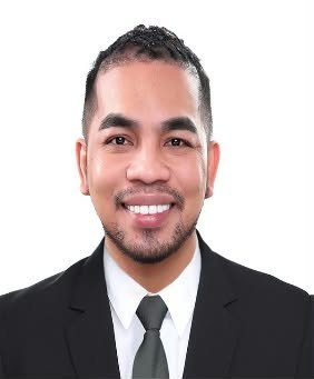 Mark Oftana, business partner of Son and Sol Sunrise Marketing